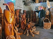 47 Il Rosso mi mosstra le sue sculture lignee del Presepio ed oltre